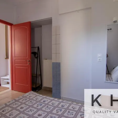 Eleni's Super Central Apartments! 5 Minutes Walking From Everything! Lejlighed